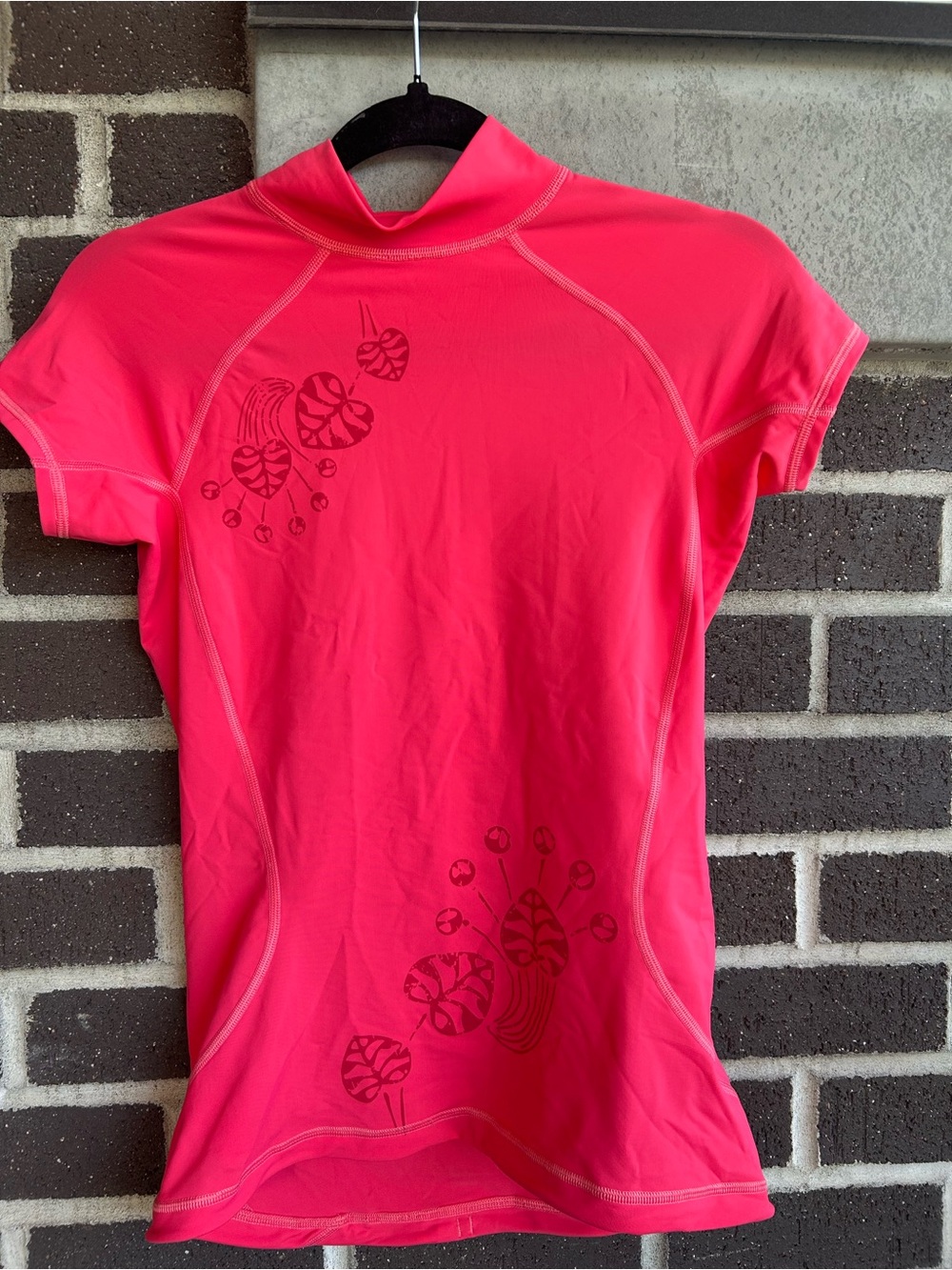 MEC Vibrant Pink Women’s t-shirt - Drawstring waist, Size M